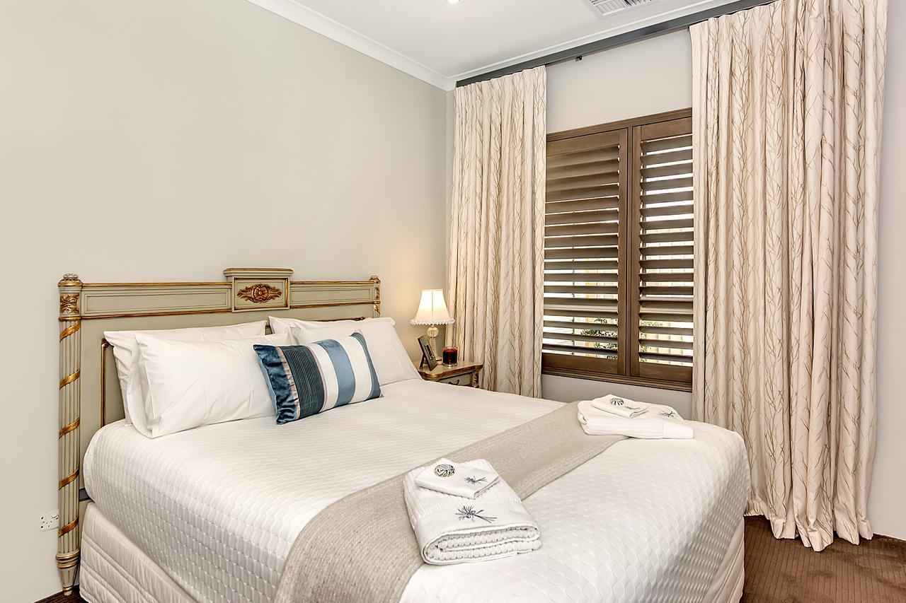 Lavender Manor Bnb Bed & Breakfast Alkimos Ngoại thất bức ảnh